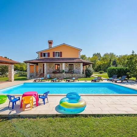 Vila Bacio Nedeščina