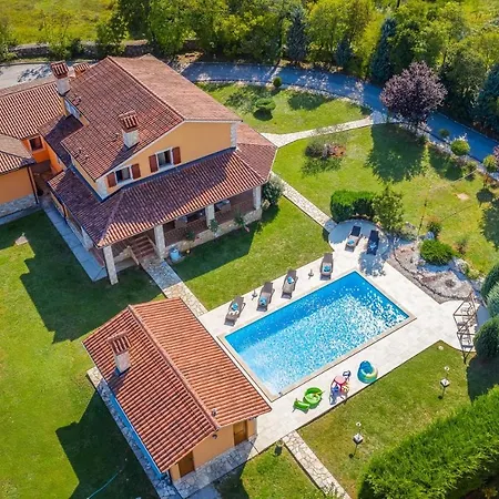 Vila Bacio *